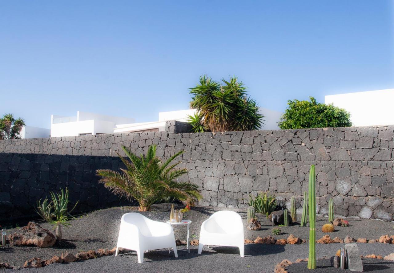 El Jardin De Juanita - Rooms Playa Blanca  Buitenkant foto