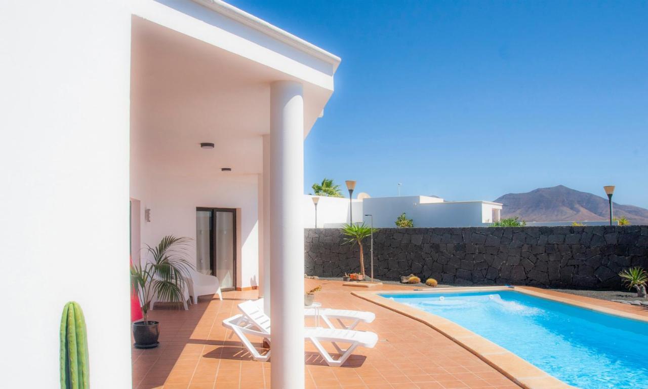 El Jardin De Juanita - Rooms Playa Blanca  Buitenkant foto